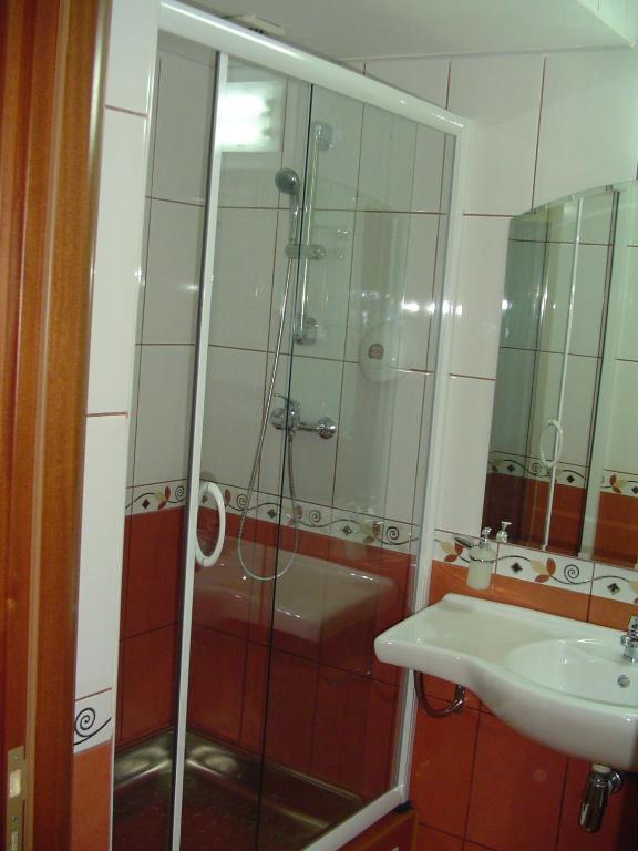Hotel Europa Ploieşti Quarto foto