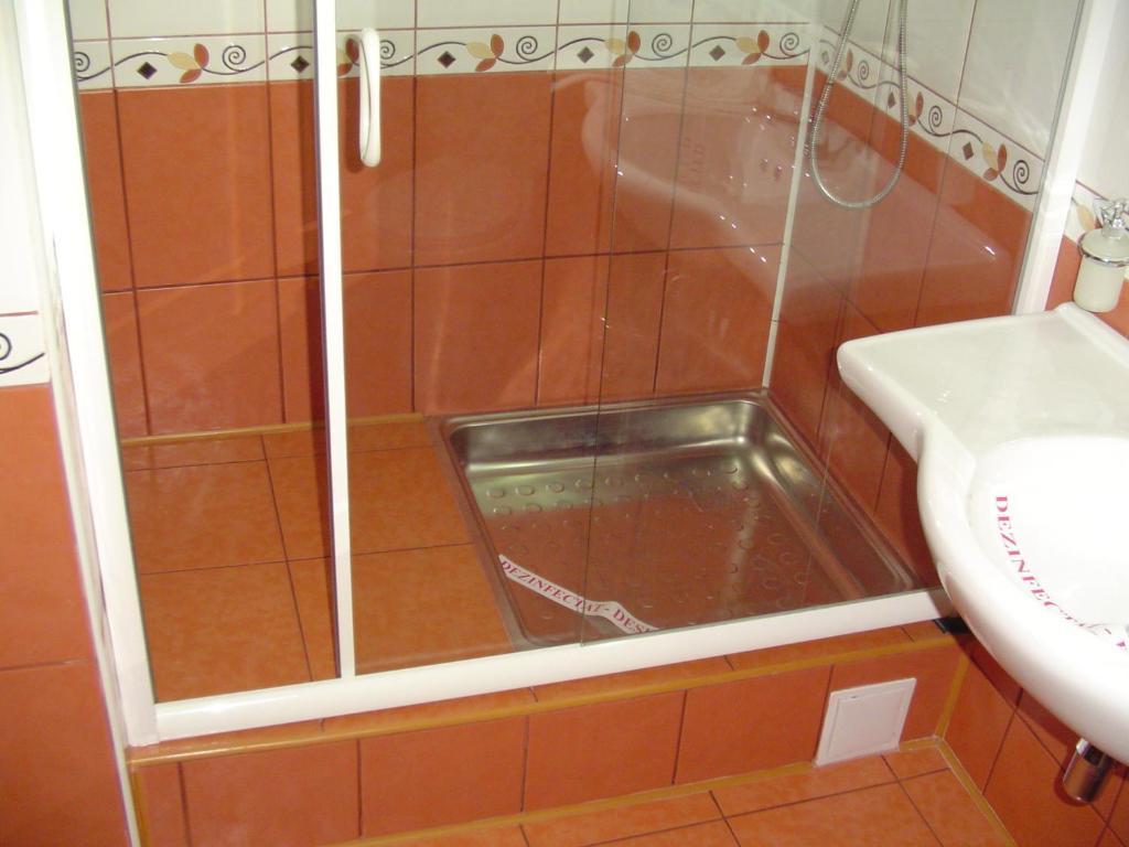Hotel Europa Ploieşti Quarto foto