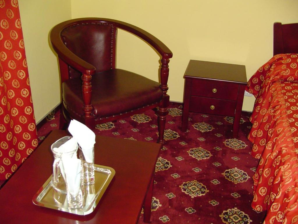 Hotel Europa Ploieşti Quarto foto