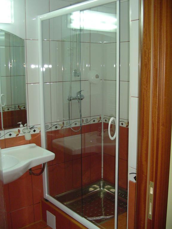 Hotel Europa Ploieşti Quarto foto