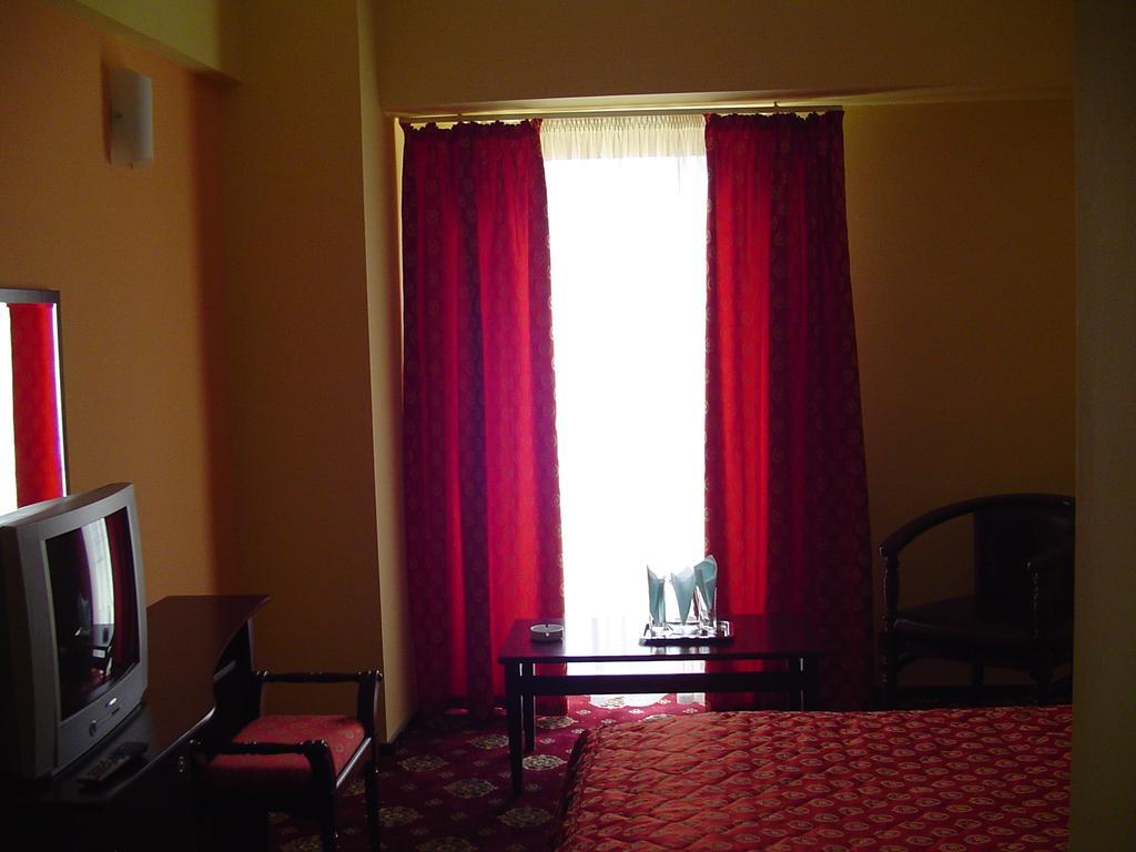 Hotel Europa Ploieşti Quarto foto