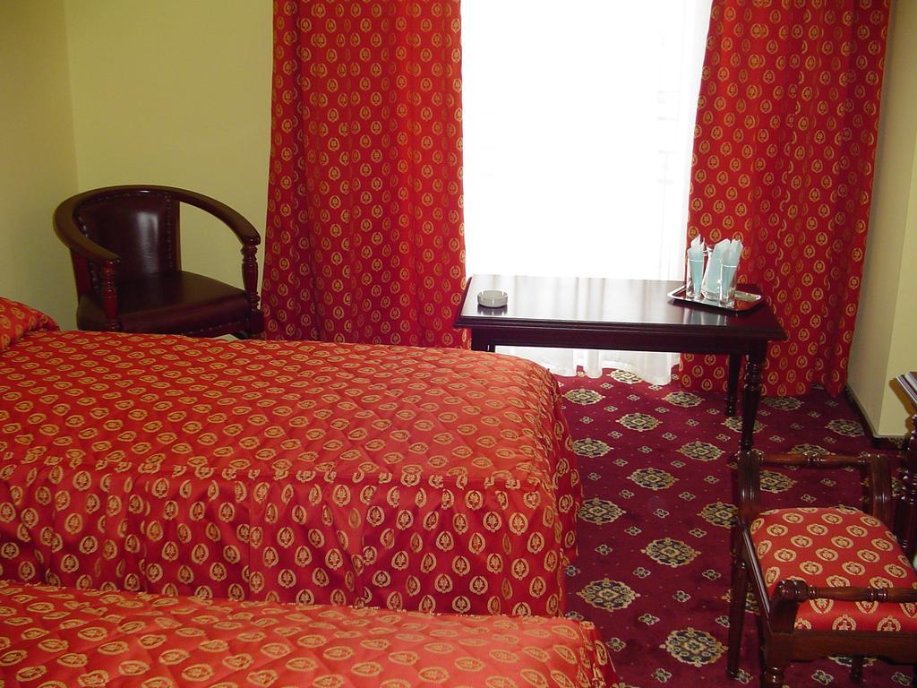 Hotel Europa Ploieşti Quarto foto